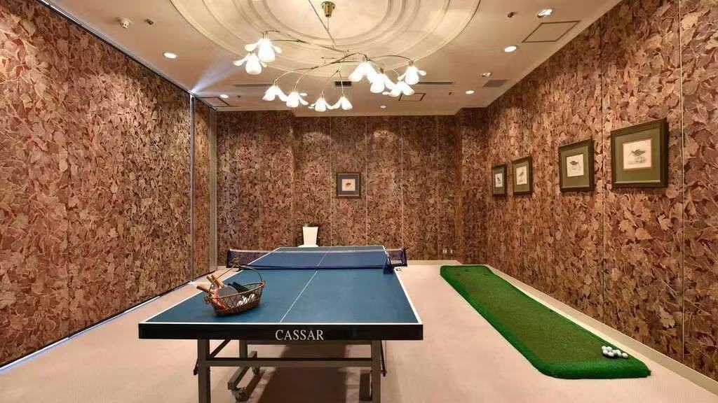 Table tennis and putting practice room at Yugashima Hotel Resort